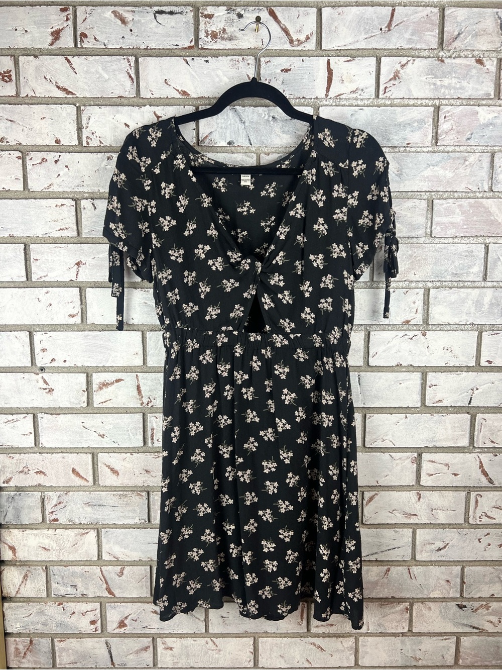 American Eagle Outfitters | Floral V-Neck Dress